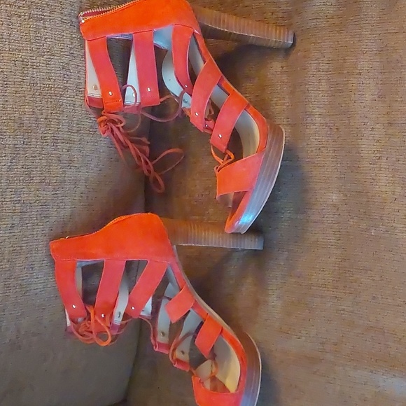 Shoes - Picture 2 of 4